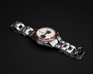 malm watches klocka med röd boett vit urtavla och silverlänk